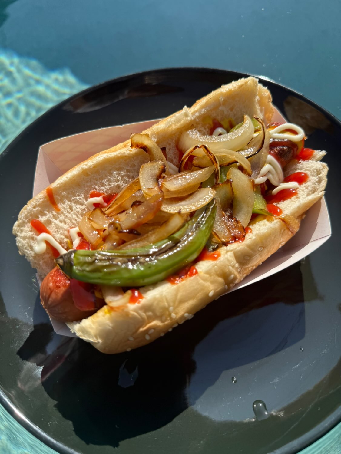 Tower Hotdog close-up — Standard dog loaded